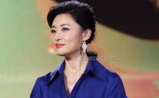 俞灝明官宣文案遭熱議：情商低還是表達真性情？