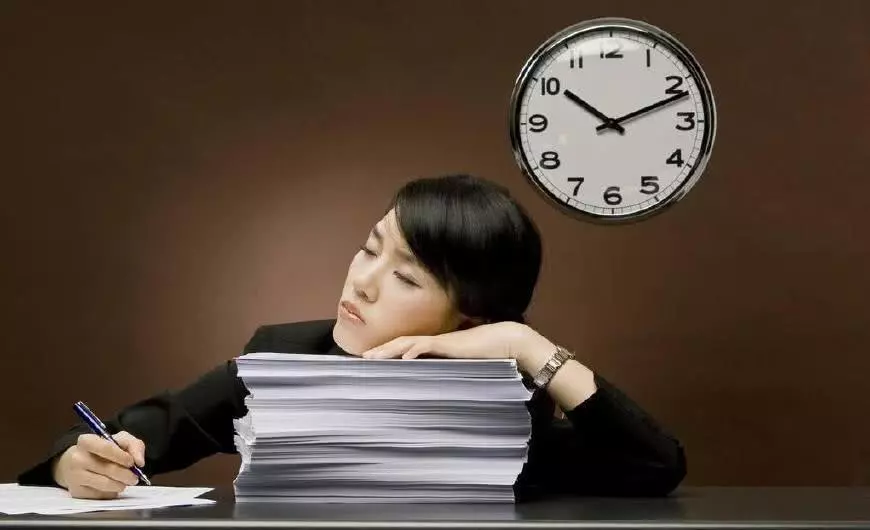 這b班誰(shuí)樂(lè)意上誰(shuí)上吧？揭秘職場(chǎng)加班文化的真相與應(yīng)對(duì)策略