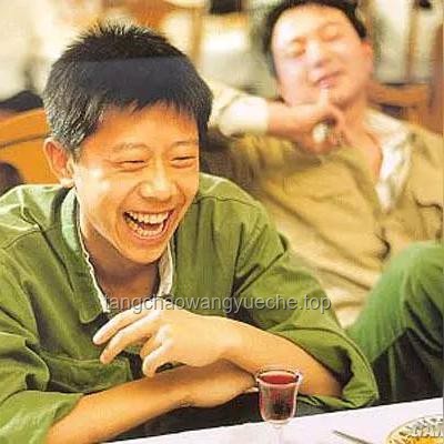 服裝店主如何應(yīng)對愛打架的顧客？策略與愛心并行！