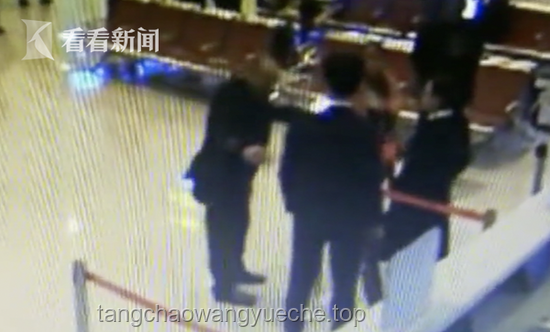 母子錯過航班大鬧機場，考公行程受阻：如何避免類似尷尬？