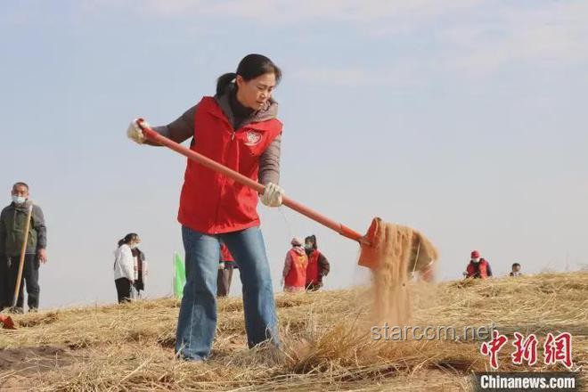 停更快一個(gè)月了，我在甘肅民勤為治沙人打造溫暖家園