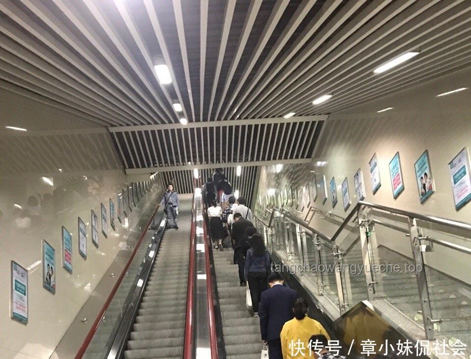 北京地鐵廢除“左行右立”的背后原因