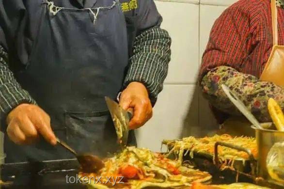 中國最硬的集市探秘：云南邊境的美食創(chuàng)新之旅，解鎖未知味蕾密碼！