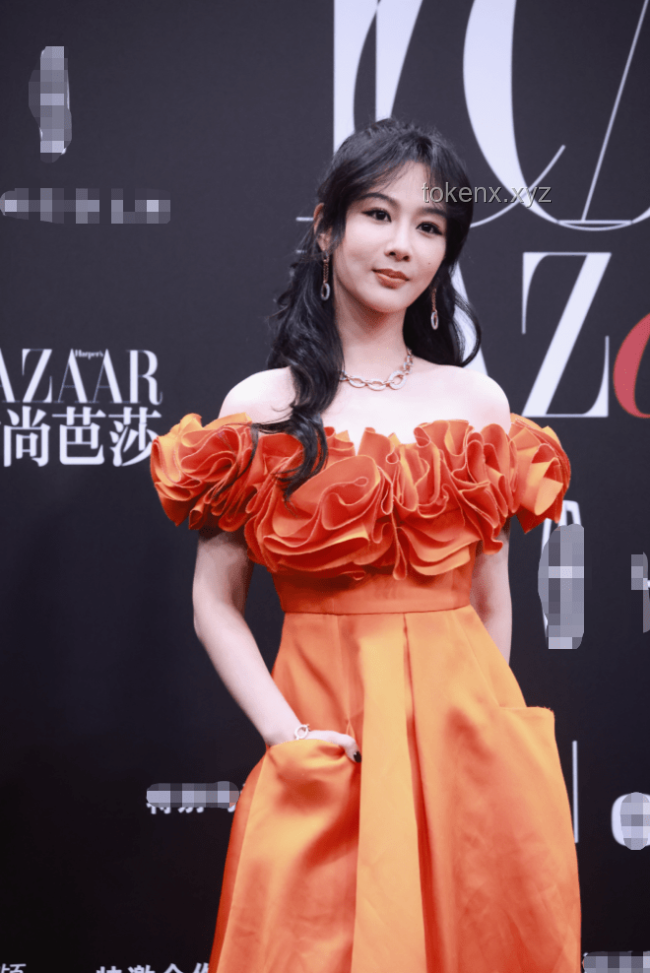 楊紫時(shí)尚芭莎大片：解鎖時(shí)尚新境界的深度剖析
