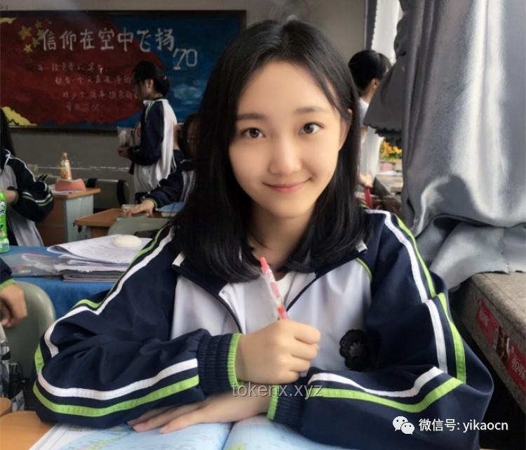 **黃楊鈿甜藝考成績(jī)風(fēng)波：真實(shí)經(jīng)歷下的藝考之路探索**