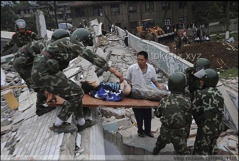 獨(dú)膽英雄的創(chuàng)新應(yīng)對(duì)：從武警押送事件看危機(jī)管理新視角