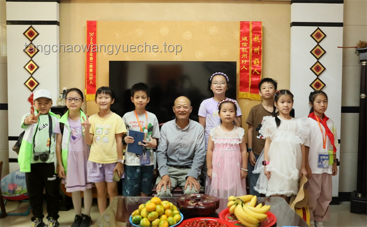 堅(jiān)守正直家風(fēng)，黃楊鈿甜家庭的成長啟示錄