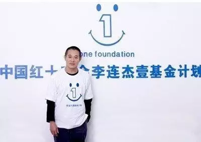 李雪琴爆紅背后的推手揭秘：團(tuán)隊(duì)策略與機(jī)遇融合