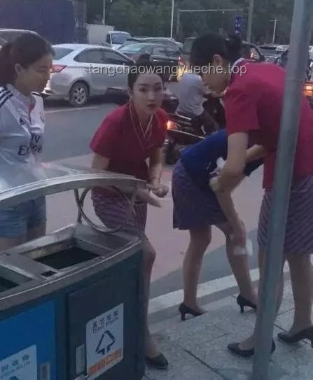**西安女孩跪地施救，雖未挽回生命卻收獲意外“尋人”——善良背后的社會溫暖與反思**