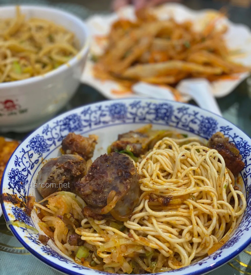 絞肉機衛(wèi)生與飲用水質(zhì)量：姚北實驗學校食品安全事件對比分析