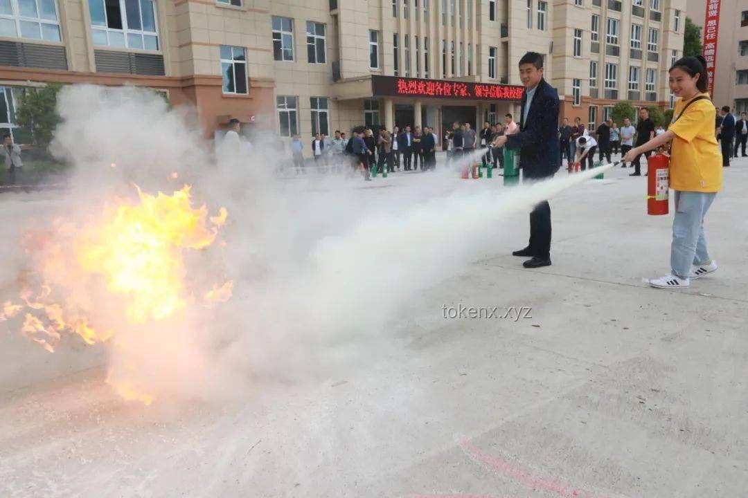 **深夜物業(yè)消息預(yù)警與精神病院安全管理的對(duì)比分析**