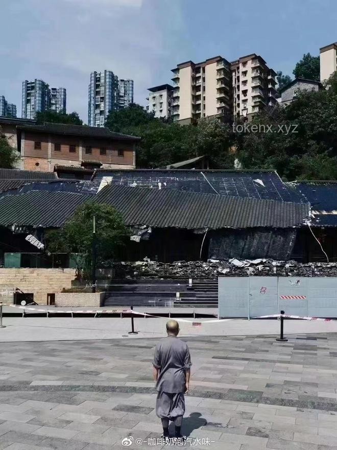 房頂?shù)耐咂瑫?huì)滑落？還是你有辦法！