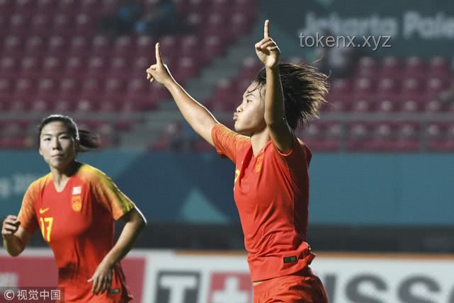 武漢隊(duì)勇奪首屆女足亞冠冠軍：頑強(qiáng)拼搏與團(tuán)隊(duì)協(xié)作的勝利篇章