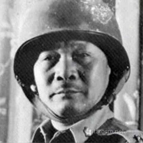 扭曲的身軀背后的光芒：青島“報紙哥”現(xiàn)象與行業(yè)變革洞察