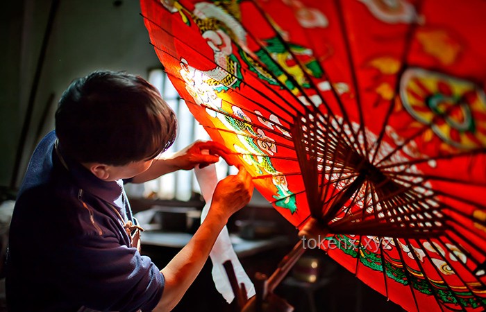 油紙傘：中國傳統(tǒng)工藝的現(xiàn)代傳承與創(chuàng)新發(fā)展