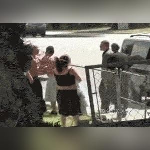 如何有效解決女子地鐵上與男子爭吵猛踹對方的問題