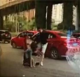 成都女子家門口遇害案細節(jié)曝光：如何保障居民安全？