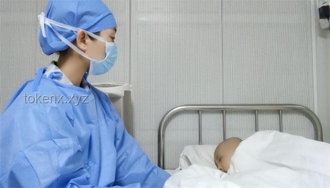 女子生雙胞胎后與女兒同因肺炎離世：個案分析與醫(yī)療反思