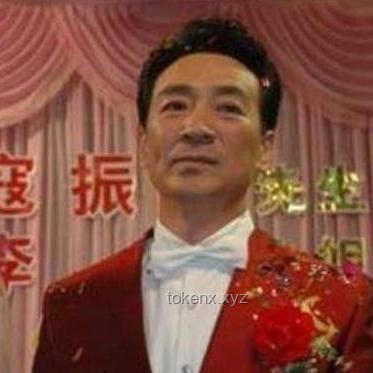 **70歲寇振海再扮陸振華：歲月不減風(fēng)華，cos之旅的深度分享**