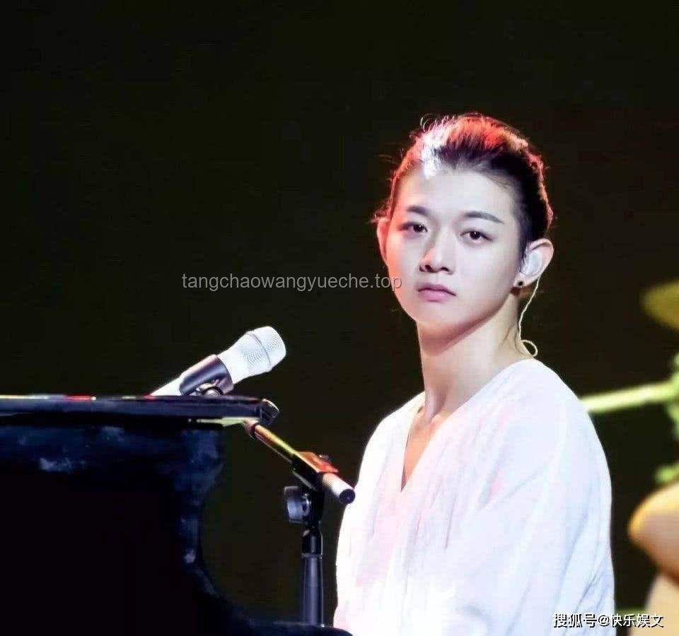 韋雪回應(yīng)與男友分手事件深度對(duì)比剖析：情感、事業(yè)與輿論影響