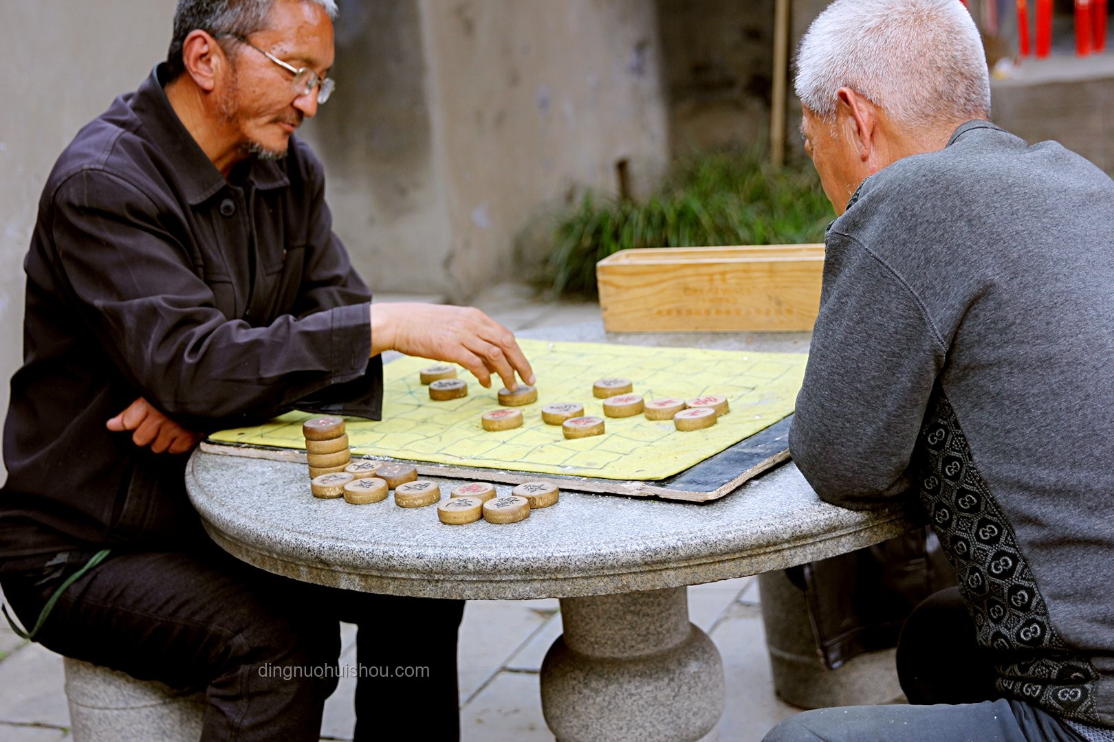 “曹公公”與“瘋子”形象的深度解析：歷史、藝術(shù)與現(xiàn)實的交融