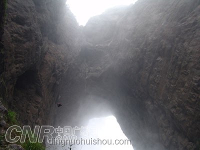 張家界養(yǎng)豬場(chǎng)往溶洞排污現(xiàn)象解析