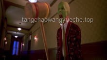 **雙面人生：從受人欺負(fù)到夜晚守護(hù)者的蛻變**