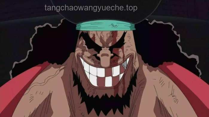 **雙面人生：從受人欺負(fù)到夜晚守護(hù)者的蛻變**