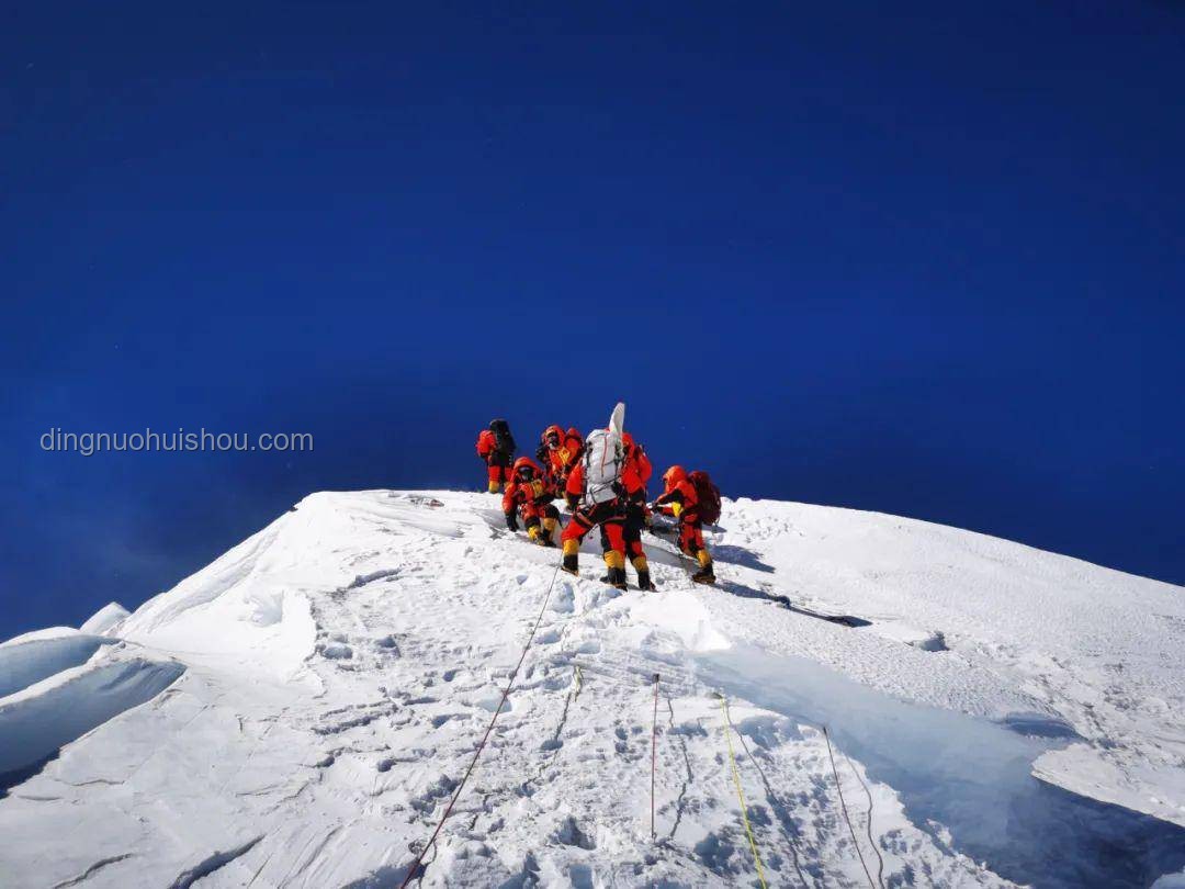 李浩榕鏡頭下的珠峰：青少年登山壯舉與極限挑戰(zhàn)的深度剖析