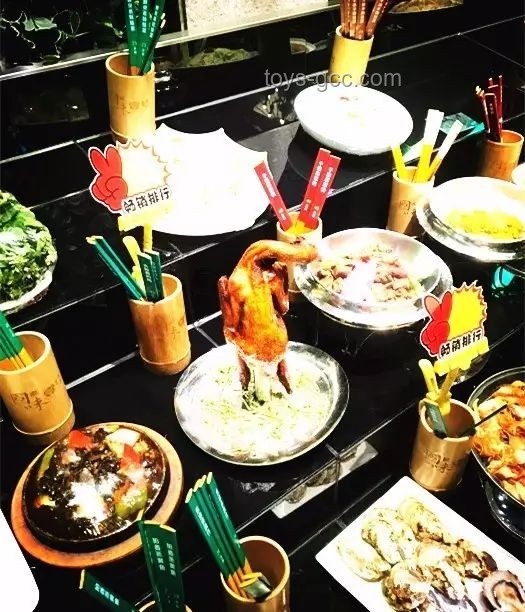 泡泡帶“韓國霸總”爽吃美食：網(wǎng)絡(luò)紅人與美食文化的跨界融合新趨勢