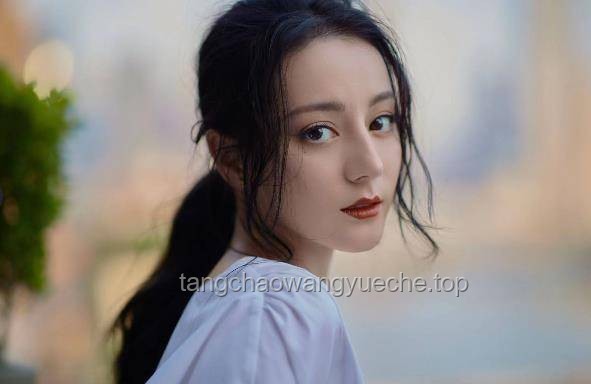 迪麗熱巴“戀夏精靈公主”現(xiàn)象背后的娛樂產(chǎn)業(yè)洞察：流量、內(nèi)容與粉絲經(jīng)濟