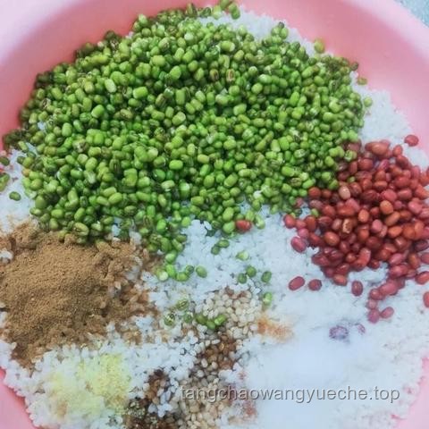 **加熱粽子，用水煮好還是蒸好？正確方法揭秘，讓你粽子香軟又可口**