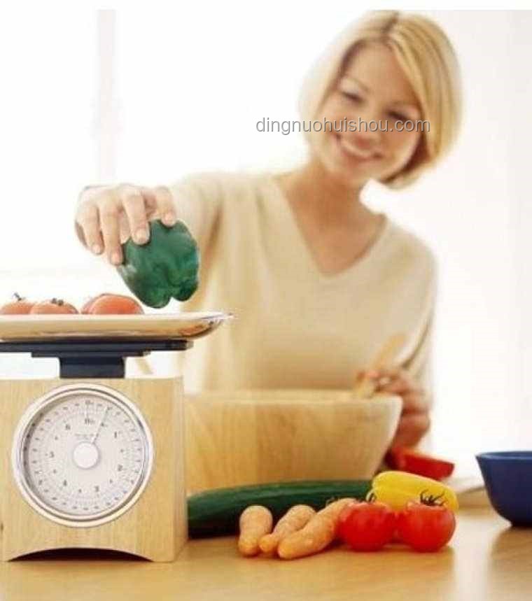 **奇葩美食VS傳統(tǒng)療法：誰更能有效治療精神內(nèi)耗？**