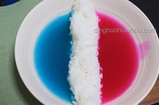 **奇葩美食VS傳統(tǒng)療法：誰更能有效治療精神內(nèi)耗？**
