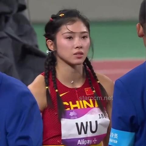如何提升中國田徑運(yùn)動(dòng)員吳艷妮亞錦賽表現(xiàn)，鞏固季軍成果
