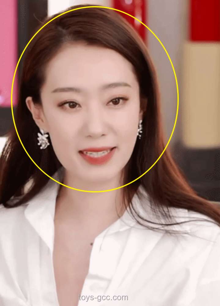 **張小斐懟臉鏡頭下的權(quán)威美感：我的美妝進(jìn)階之路**