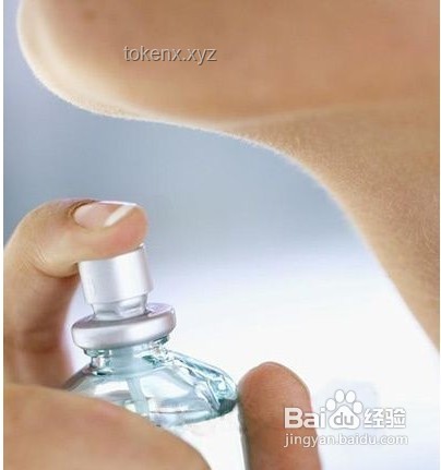 香水千萬別這樣噴！掌握正確噴灑技巧，玩嗨不失禮