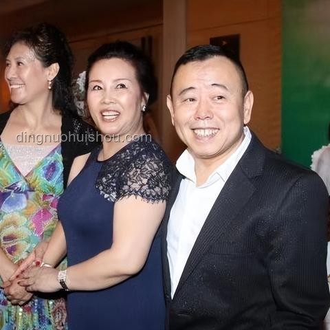 “裙裝自由”：個(gè)性化生活方式的崛起與未來展望