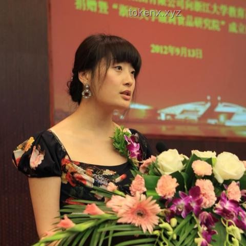 宗馥莉接手娃哈哈實(shí)業(yè)公司后的挑戰(zhàn)與解決方案