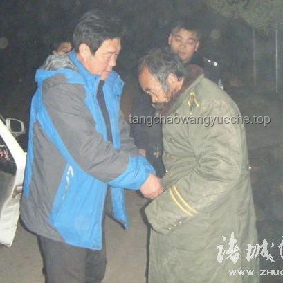 **男子遭精神病鄰居砸門2年：法律、社區(qū)管理與個(gè)人權(quán)益的碰撞**
