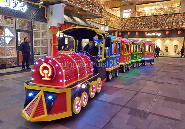 5A景區(qū)VS商場小火車：誰才是體驗(yàn)創(chuàng)新的王者？??