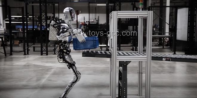 馬斯克預(yù)測2040：人形機(jī)器人時代，人類的新角色與機(jī)遇
