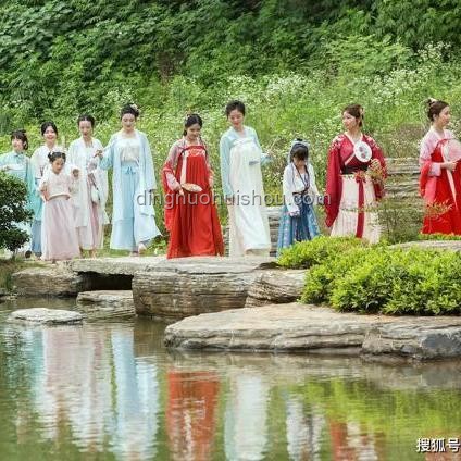汨羅第二屆龍舟超級聯(lián)賽：傳統(tǒng)文化與現(xiàn)代體育的激情碰撞