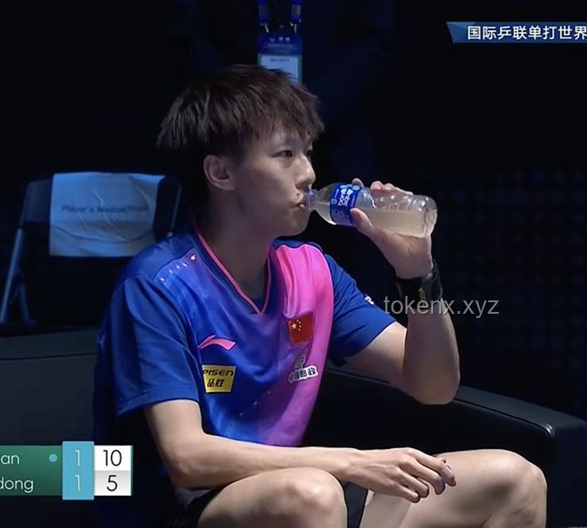 樊振東0-2落后選擇更換球衣，大逆轉(zhuǎn)背后的戰(zhàn)術(shù)與心理策略