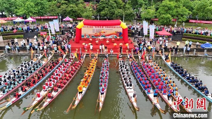 佛山龍舟賽鼓手顏值爆表，吳彥祖“跨界”鼓點激揚水上創(chuàng)新風(fēng)潮 ??，創(chuàng)意融合，跨界靈感，文化傳承，顏值經(jīng)濟