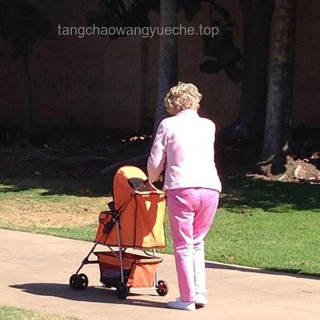 **被保姆拐走33年的重慶男嬰，終尋回家并迎娶新娘：愛與堅持的力量**