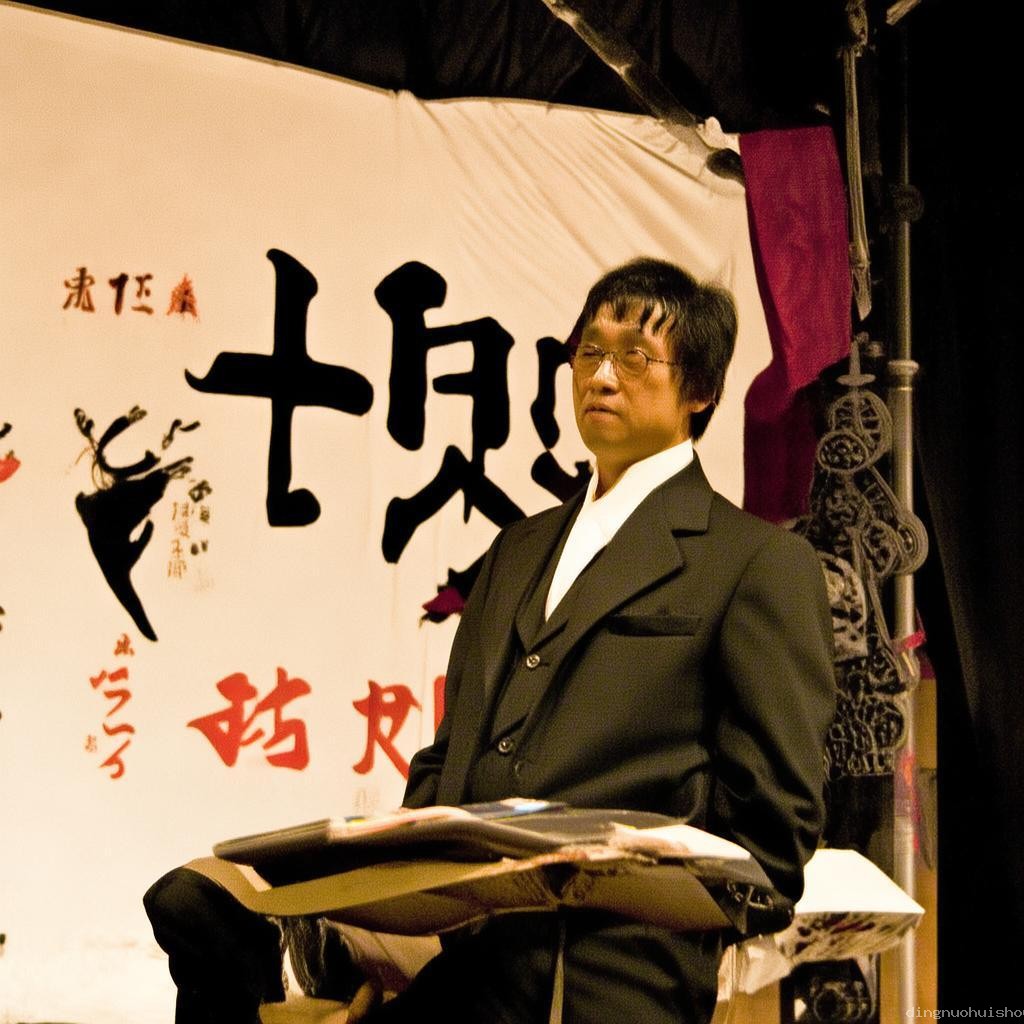 龍舟賽場“跨界”征婚：傳統(tǒng)文化與現(xiàn)代需求的創(chuàng)新碰撞???♂???