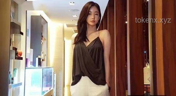 一個(gè)用黑絲做濾鏡拍視頻的美男子：創(chuàng)意拍攝實(shí)戰(zhàn)指南