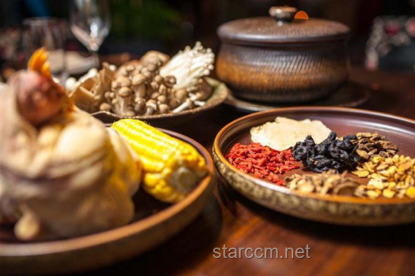 江蘇一醫(yī)院創(chuàng)新推出“藥膳粽”，傳統(tǒng)美食融入養(yǎng)生智慧