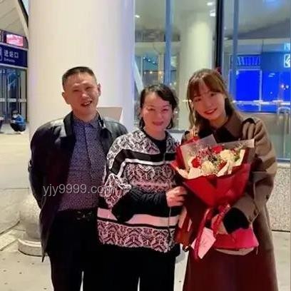 如何理解并應(yīng)對(duì)同事超早到崗的心態(tài)與行為？